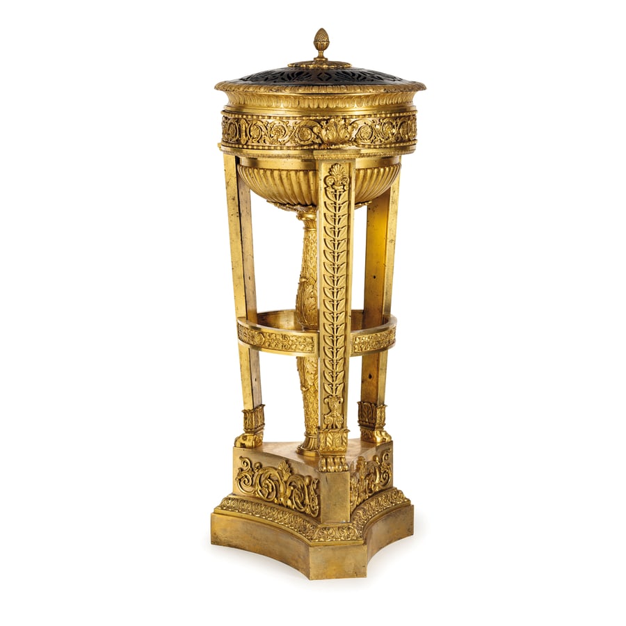 TRIPODE IN BRONZO DORATO, XIX SECOLO: come bruciaprofumi con coperchio traforato in bronzo patinato, coppa baccellata e supporto tornito con cespi fogliati, base gradinata, iscritta Thomire a Paris; minori difetti, pochi graffi e tracce d