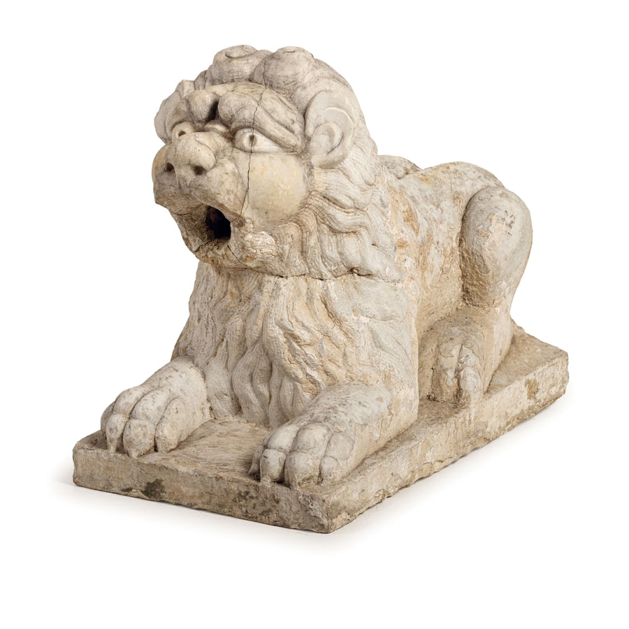 GRUPPO IN MARMO XVI-XVII SECOLO: raffigurante leone stiloforo grottesco, in origine come parte di fontana; difetti, felures nel volto, graffi, sbeccature e alcune mancanze, tracce di sporco e macchie Cm 43X52X28 A MARBLE GROUP 16TH-1