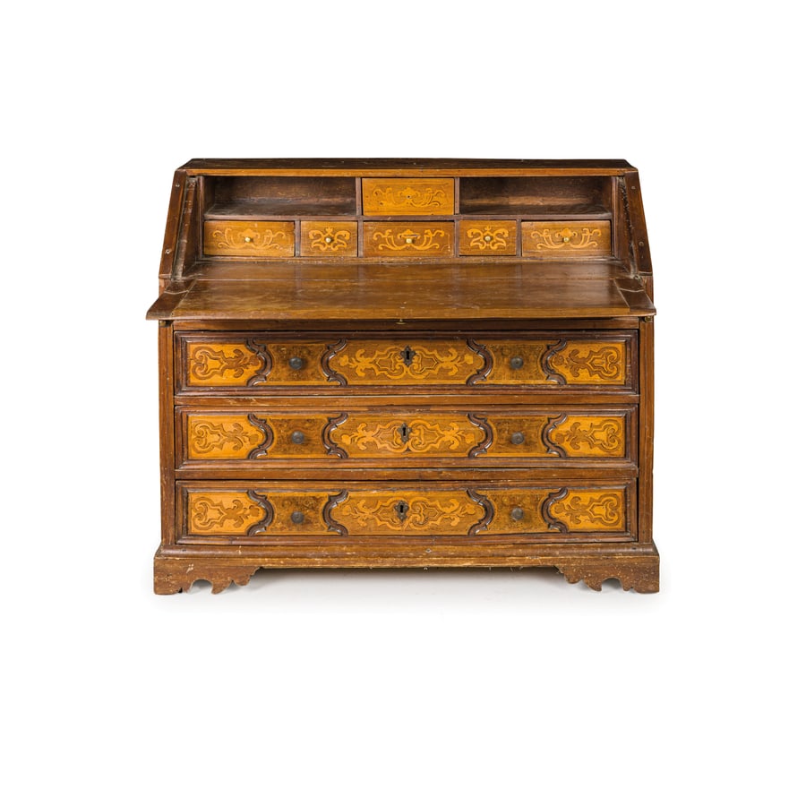 CASSETTONE A RIBALTA IN LEGNO DI NOCE, AREA LOMBARDO (1 of 3)