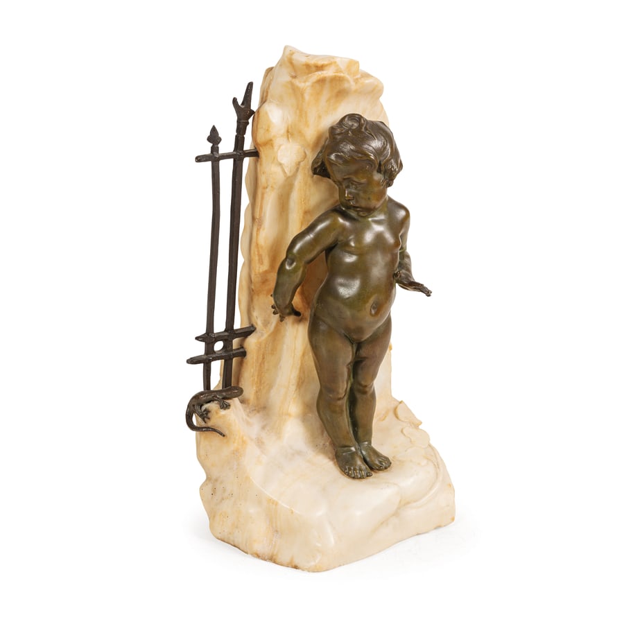 SCULTORE DEL XIX-XX SECOLO: Bimbo con salamandra Bronzo patinato e marmo Firma incisa nel fianco H. Pernot (1859-1937); minori difetti Cm 51,5X30X23 Il bimbo, alt. cm 38 A MARBLE AND PATINATED BRONZE SCULPTURE, 19TH-20TH CENTURY