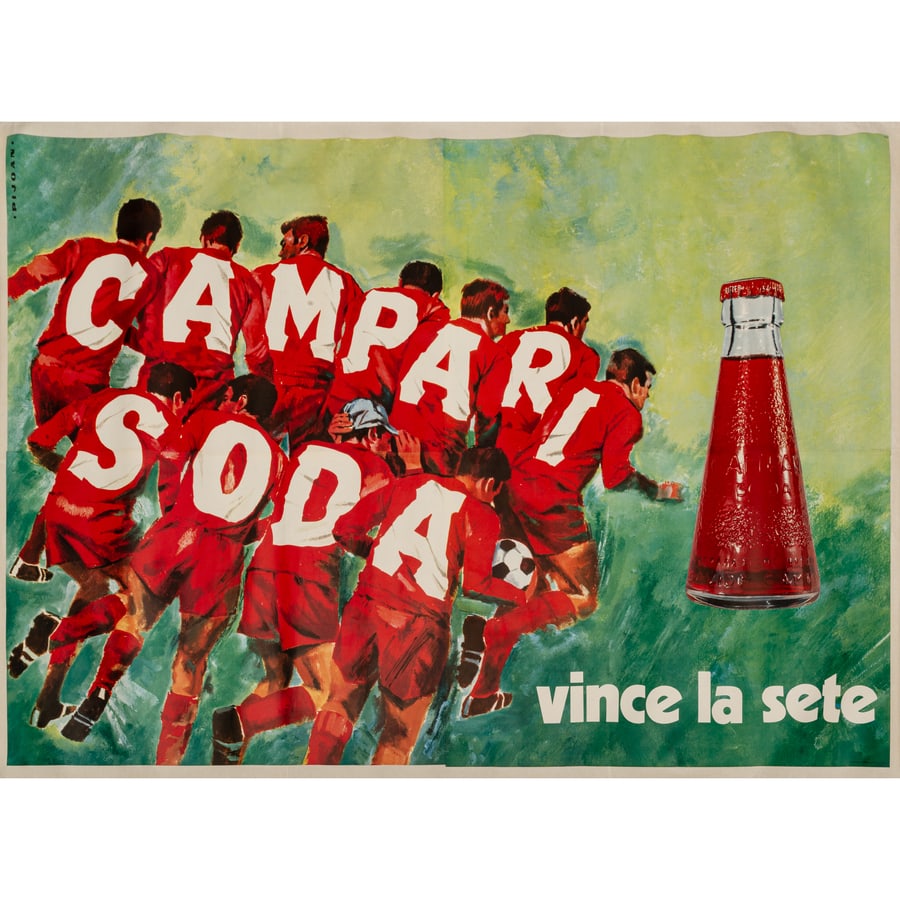 'Campari Soda, Vince la Sete' [La Squadra]: Manifesto Offset [Telato] by Pijoan Edito IGAP, Milano Epoca 1972 Misure h 195 x L 275 cm Status Report A- *** Estremamente Rara questa Versione 8F della Squadra per Campari-Sport.