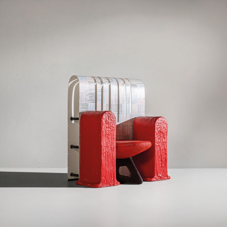 GAETANO PESCE: Poltrona mod. La smorfia. PVC stampato, schiuma espansa resinata. Marchio del produttore impresso sotto a un bracciolo. Produzione Meritalia, 2003 ca. cm 110,5x70x106 AN ARMACHAIR BY G. PESCE 