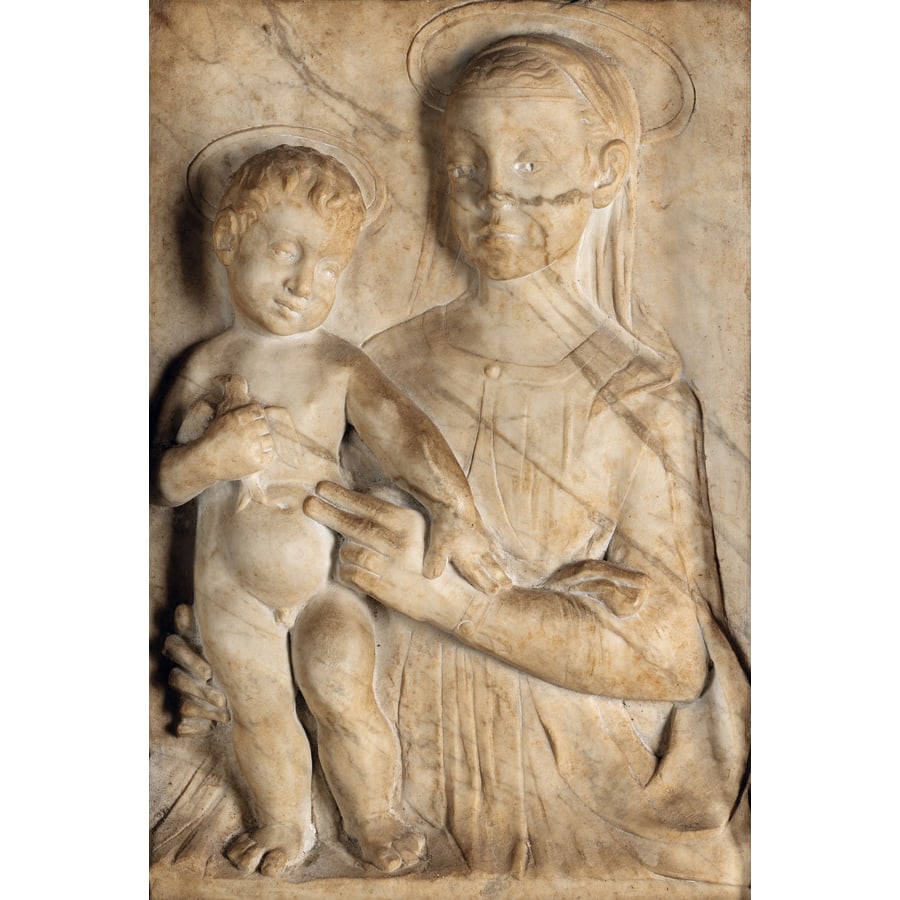 RILIEVO IN MARMO, XVI-XVII SECOLO: Madonna con Bambino In cornice di legno patinato di epoca successiva; difetti, graffi minori e poche sbeccature, la cornice con parti di profilo mancanti Rilievo, cm 44X30X5,5 Cornice, cm 64,5X52X9 (l
