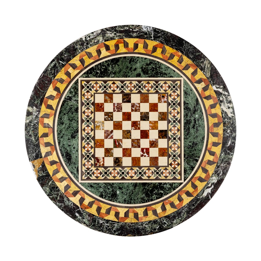 PIANO IN MARMI DIVERSI, XIX SECOLO: centrato da scacchiera entro cornice a decoro geometrico, nastro perimetrale con teste in pietra paesina e marmi colorati; difetti, rotture e mancanze ai bordi, restauri, graffi Cm 85,5X2,5 A VARIOUS 