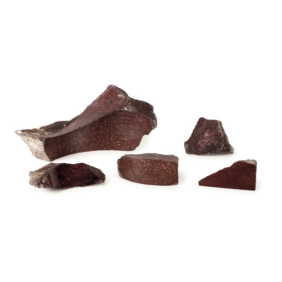 LOTTO DI CINQUE BLOCCHI DI PORFIDO ANTICO: di forma e misure diverse; difetti, graffi e sbeccature Il maggiore, cm 41X17X18 A GROUP OF FIVE PORPHYRY BLOCKS; DEFECTS, SCRATCHES AND CHIPS (5)
