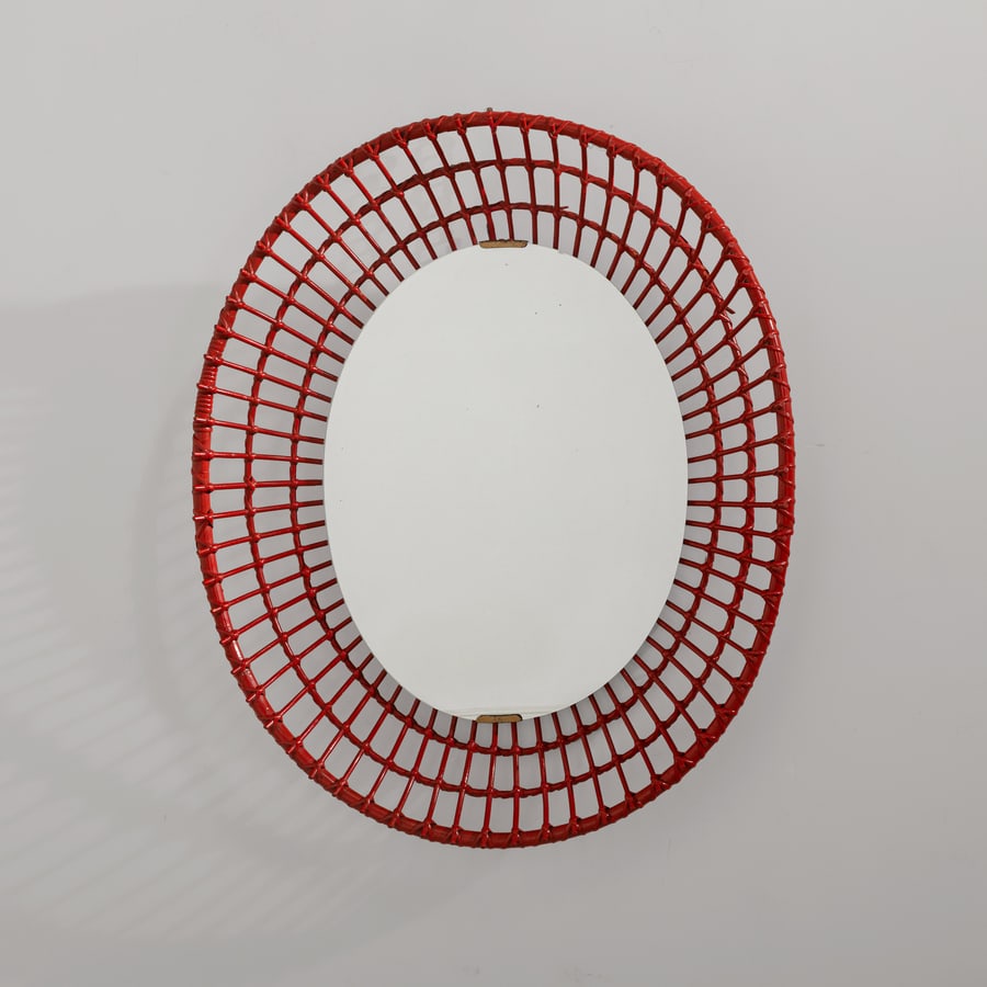 SANTAMBROGIO & DE BERTI: Specchio. Bambù verniciato, ottone, cristallo colorato e specchiato. Italia anni '60. cm 80x96x12 A MIRROR BY SANTAMBROGIO & DE BERTI Rivista dell'arredamento, pagina pubblicitaria Buone