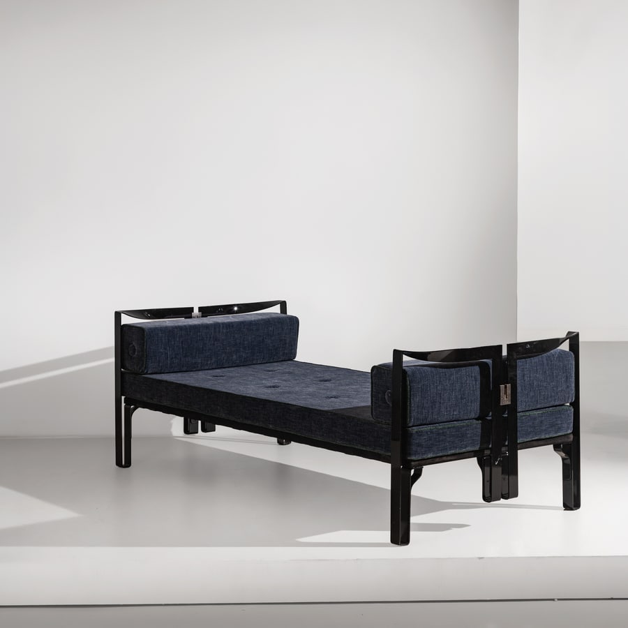 TOBIA SCARPA: Letto a giorno mod. Vanessa. Metallo verniciato, metallo nichelato, tessuto imbottito. Produzione Gavina 1960 ca. cm70x204x94 A BED BY T. SCARPA Domus n.395, ottobre 1962, p. 44; V. Vercelloni,