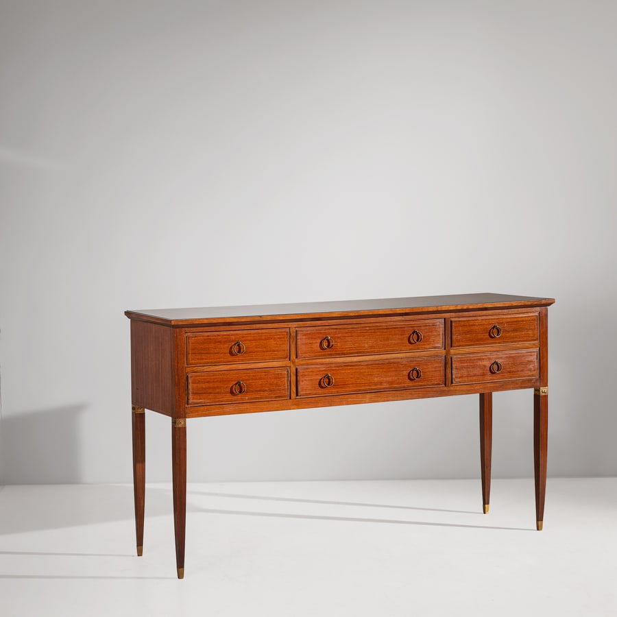 PAOLO BUFFA (ATTRIB. A): Cassettiera. Legno di noce, ottone. Italia anni '50. cm 96x168x46 A SIDEBOARD ATTRIBUTED TO P. BUFFA Buone condizioni generali. Piccole righe, leggeri graffi, normali segni di usura. Ottone in