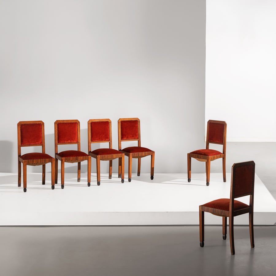 GAETANO BORSANI: Sei sedie. Legno, legno ebanizzato, tessuto imbottito. Produzione Arredamenti Borsani Varedo anni '30. cm 88x39,5x44 SIX CHAIRS BY G. BORSANI Buone condizioni generali. Piccole righe, leggeri graffi, 