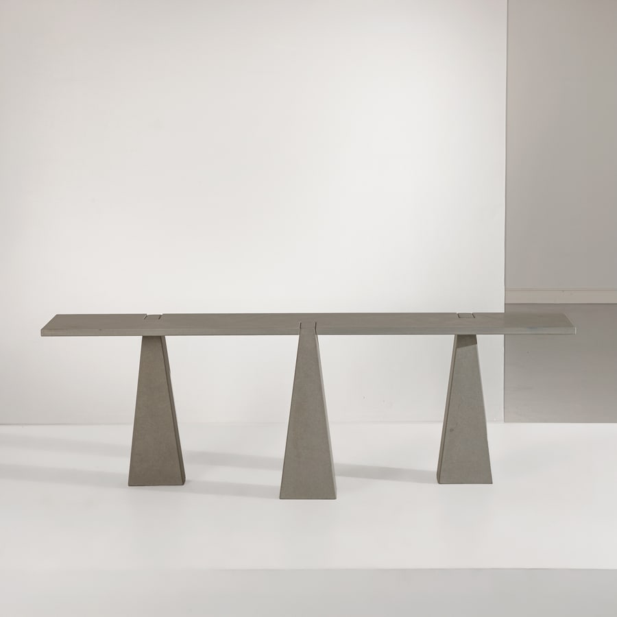 ANGELO MANGIAROTTI.: Console della serie Incas. Pietra serena. Produzione Skipper 1978 ca. cm 72,5x220x39,5 A CONSOLLE BY A. MANGIAROTTI G. Gramigna, Repertorio del design italiano per l'arredamento domestico 1950-2000, E