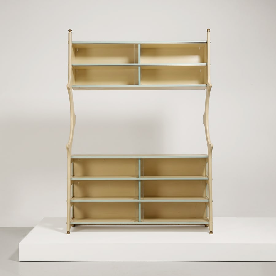 LUIGI CLAUDIO OLIVIERI: Libreria cielo terra. Legno laccato, cristallo molato, ottone. Italia, 1960 ca. Provenienza: eredi famiglia Olivieri. cm 286x171x35 A BOOKCASE BY L. C. OLIVIERI Buone condizioni generali. Piccole