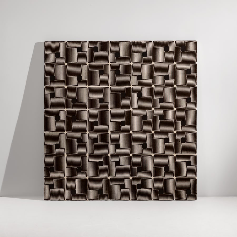 GAETANO PESCE: Pannello mod. Arcadia. Tessuto serigrafato. Edizione Expansion, 1968 ca. cm 131x125x3 A FABRIC PANEL BY G. PESCE Condizioni molto buone. Piccole righe, graffi segni d'usura, lievissimi cambi di tono.