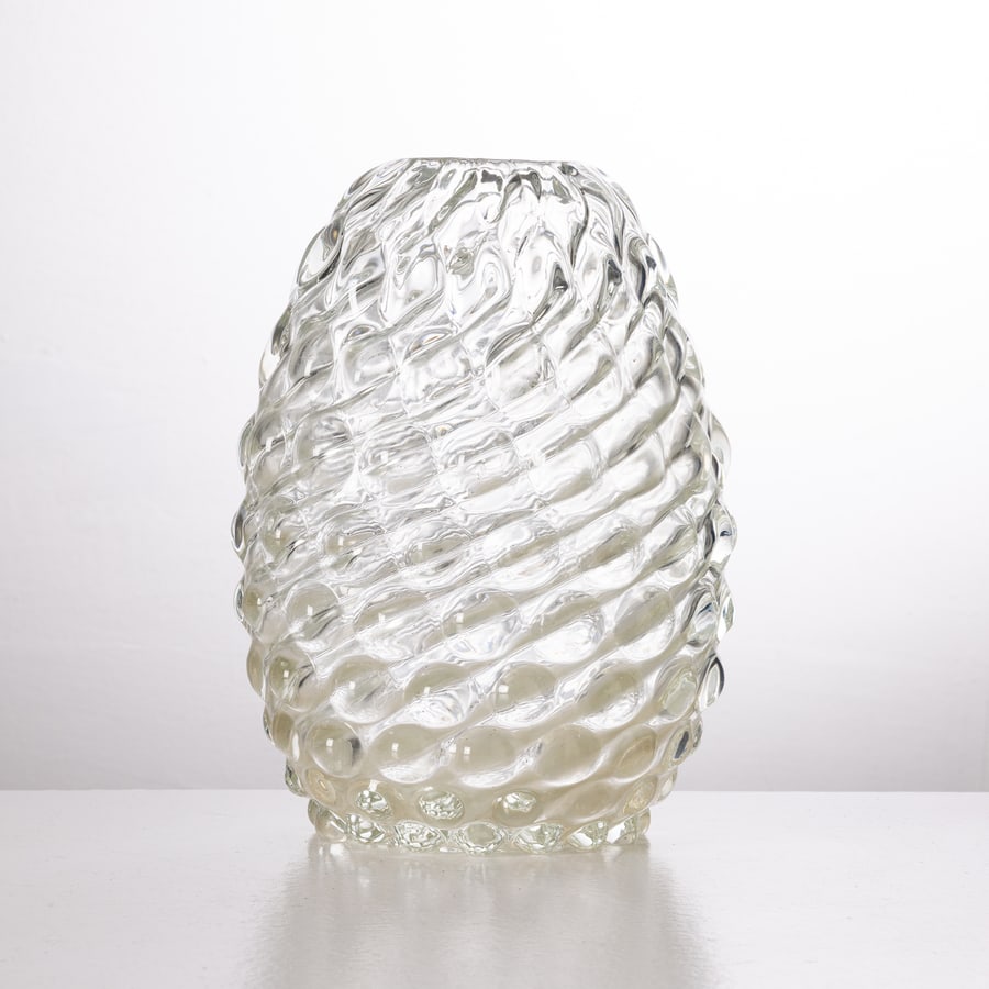 FLAVIO POLI: Vaso mod. 6659, della serie Ottico. Vetro lavorato a caldo. Produzione Seguso Vetri d'Arte 1939 ca. cm 27x18x15 A VASE BY F. POLI M. Heiremans, Seguso Vetri d'Arte glass, objects from Murano, (1932 ;