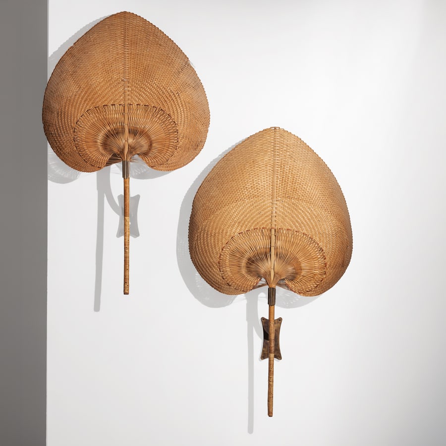 MANIFATTURA ITALIANA: Coppia di lampade da parete. Ottone, midollino intrecciato. Italia anni '60. cm 135x78x18,5 A PAIR OF ITALIAN WALL LIGHTS Buone condizioni generali. Piccole righe, leggeri graffi, normali segni di