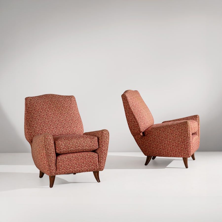 PIER LUIGI COLLI: Coppia di poltrone. Legno, tessuto imbottito. Produzione Pier Luigi COlli, Torino anni '50. cm 90x71x80 A PAIR OF ARMCHAIRS BY P. L. COLLI Buone condizioni generali. Piccole righe, leggeri graffi, nor
