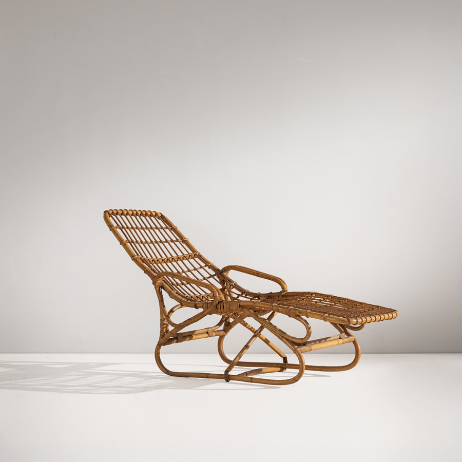 TITO AGNOLI (ATTRIB. A): Chaise longue. Bamboo, malacca intrecciata. Italia anni '60. cm 90x170x63 A CHAISE LONGUE ATTRIBUTED TO T. AGNOLI Buone condizioni generali. Piccole righe, leggeri graffi, normali segni di usura. Picc