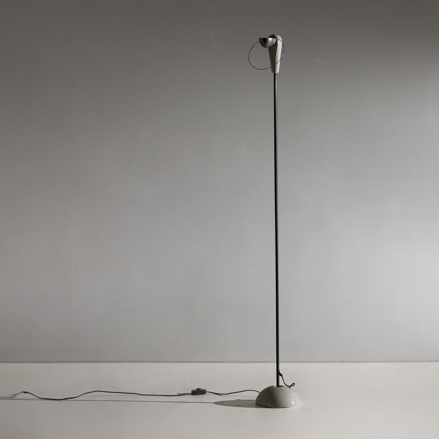 ACHILLE CASTIGLIONI: Lampada da terra mod. Bip Bip. Metallo laccato, ceramica smaltata, acciaio. Produzione Flos, 1976 cm 193x30x25 A FLOOR LAMP BY A. CASTIGLIONI G. Gramigna, Repertorio 1950-1980, Mondadori, 1985, p.