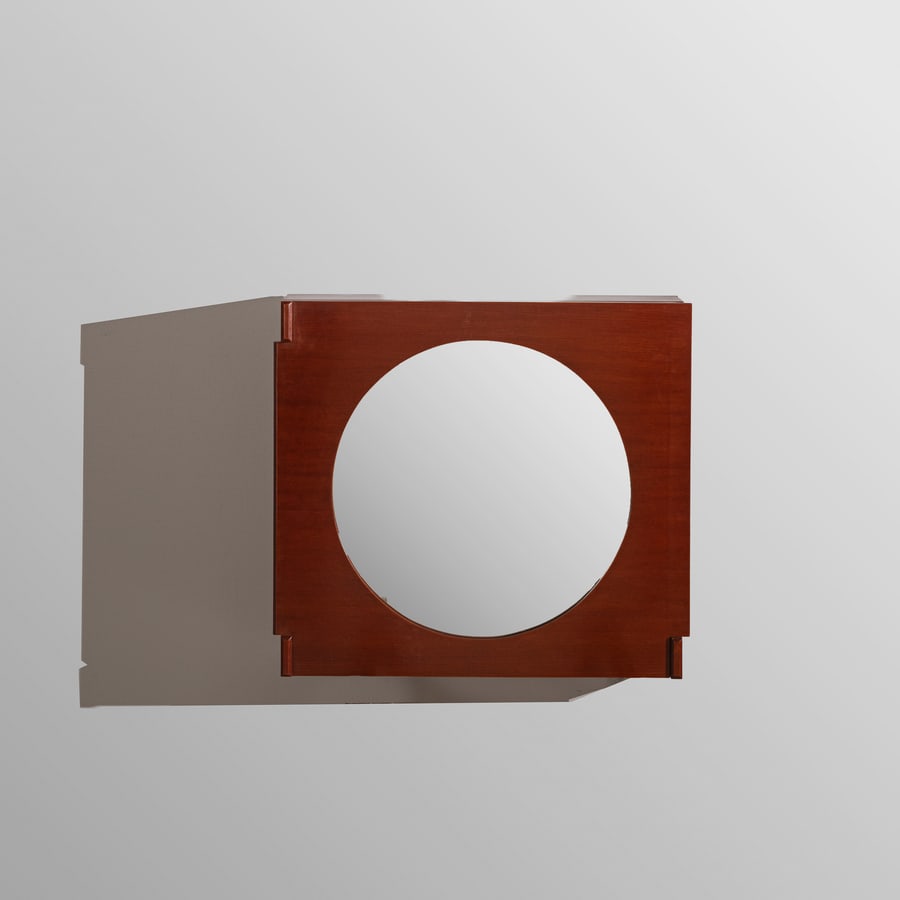 ICO PARISI (ATTRIB. A): Pensile a parete con specchio. Legno, cristallo specchiato. Italia anni '60. cm 72x67x24 A HANGING CABINET ATTRIBUTED TO I. PARISI Buone condizioni generali. Piccole righe, leggeri graffi, normali seg