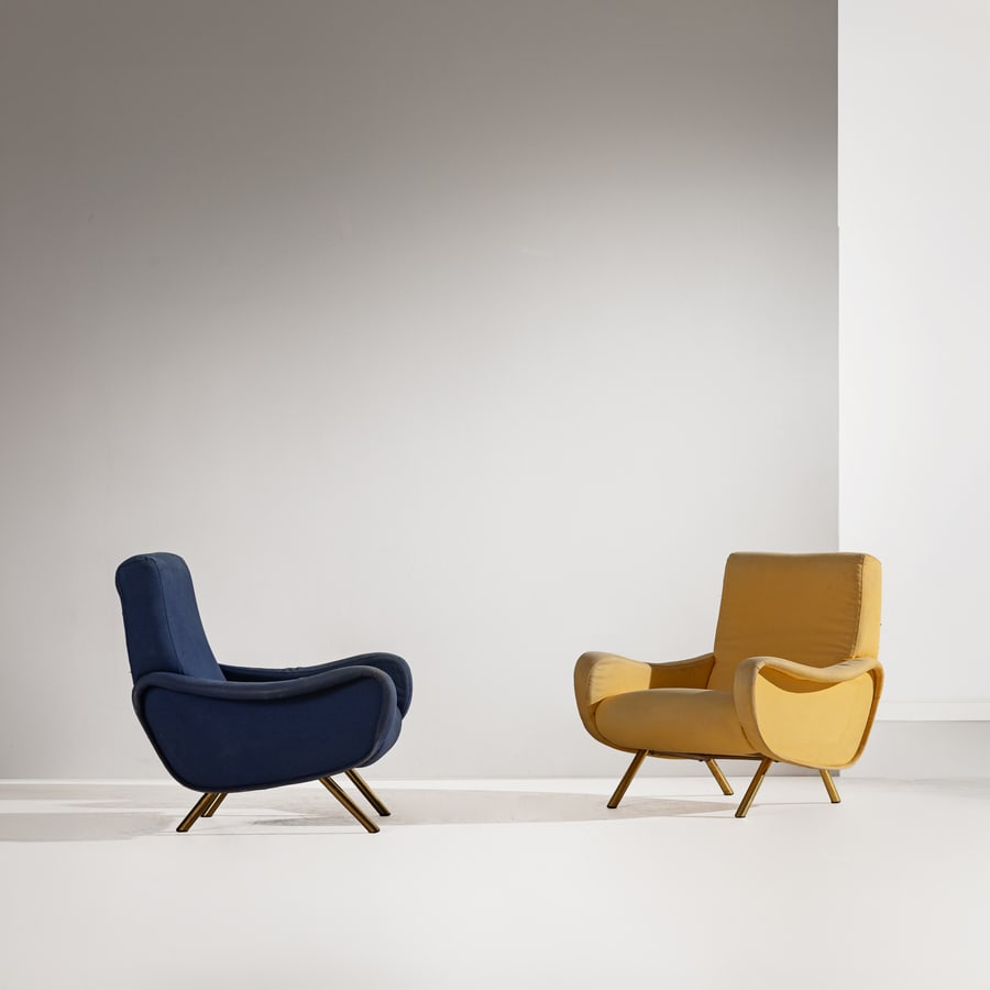 MARCO ZANUSO: Coppia di poltrone mod. Lady. Tessuto imbottito, ottone. Produzione Arflex, anni '50. cm 81x78x83 A PAIR OF ARMCHAIRS BY M. ZANUSO G. Gramigna, Repertorio del design italiano 1950-2000, Allemandi, Tor