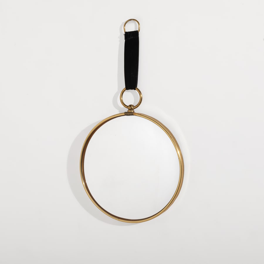 MANIFATTURA FRANCESE: Specchio convesso. Ottone cristallo curvato e specchiato, tessuto. Francia anni '60. cm 45x25x2,5 A FRENCH MIRROR Buone condizioni generali. Piccole righe, leggeri graffi, normali segni di usura.