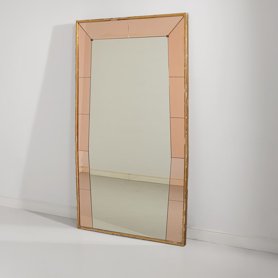 CRISTAL ART: Specchiera da ingresso. Legno dorato, ottone, cristallo specchiato e colorato. italia anni '50. cm 200x117x4 ca A WALL MIRROR BY CRISTAL ART Buone condizioni. Righe, segni di usura, ossidazione.