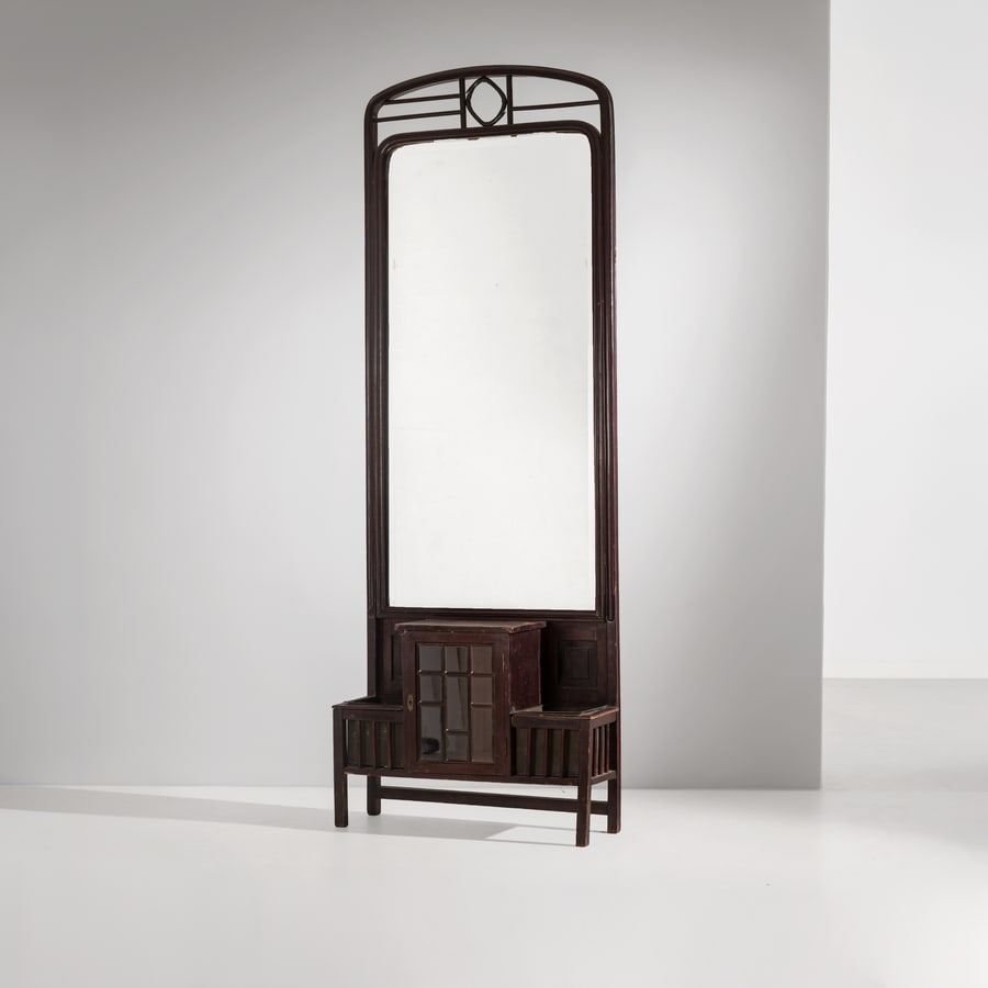 THONET: Grande specchiera Secessionista. Legno di faggio tinto e curvato, cristallo specchiato, cristallo molato, zinco. Produzione Thonet, Vienna, primi del '900. cm 252x90x33 A HUGE SECESSIONIST MIRROR BY