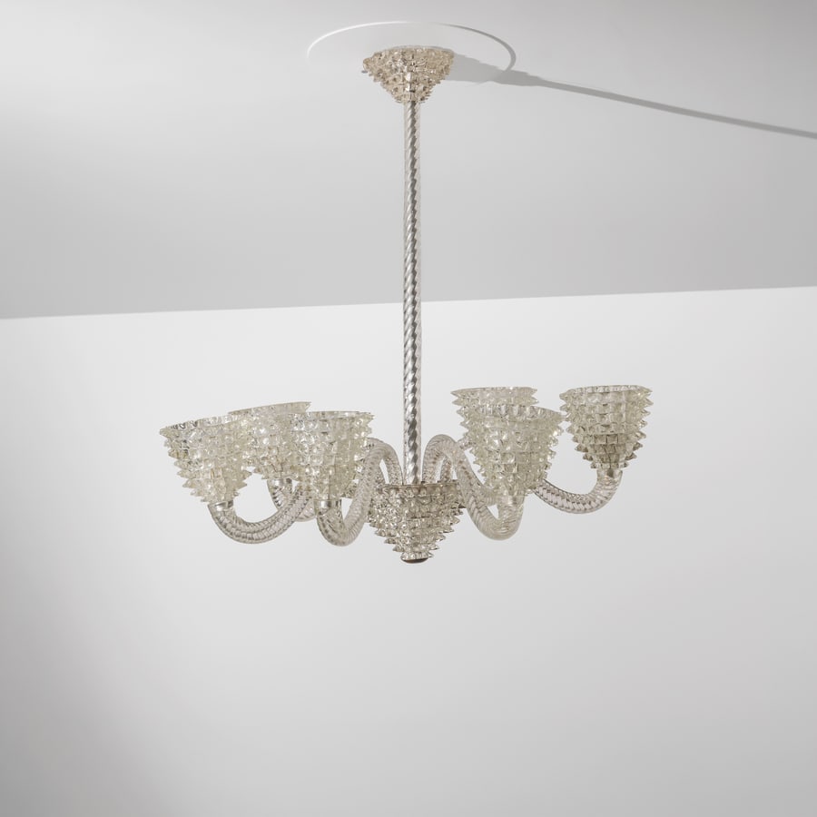 ERCOLE BAROVIER: Lampada a sospensione. Metallo, vetro rostrato. Produzione Brovier & Toso anni '40. cm 90x80x80 ca. A CEILING LAMP BY E. BAROVIER Buone condizioni generali. Righe, segni di usura. Lieve ossidazione. T