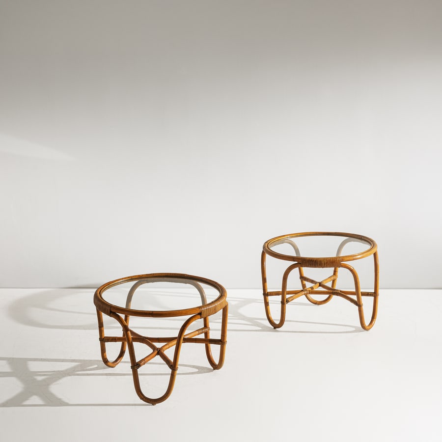 TITO AGNOLI (ATTRIB. A): Due tavolini. Bamboo, vetro molato, canna d'India. Italia anni '60. cm 49,5x70x70 A PAIR OF LOW TABLES ATTRIBUTED TO T. AGNOLI Buone condizioni generali. Piccole righe, leggeri graffi, normali segni