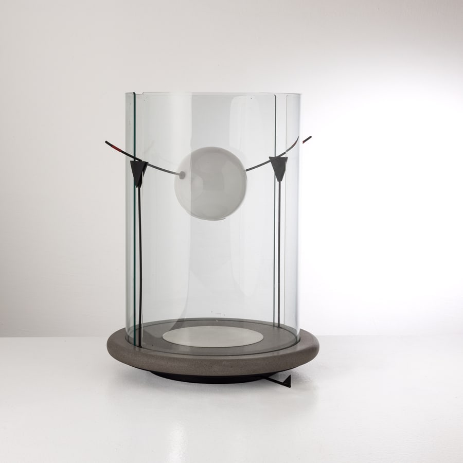 ACHILLE CASTELLI, FEDERICO REZZONICO: Lampada da tavolo mod. Hera. Pietra Serena, vetro, metallo, materiale plastico. Produzione Segno Italiano, anni '80. cm 50x diametro 40 A TABLE LAMP BY A. CATELLI, F. REZZONICO Condizioni molto