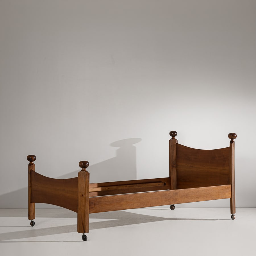 LUIGI CACCIA DOMINIONI: Letto a una piazza e mezza mod. Chesa Laria. Legno di noce. Produzione Azucena, 1959 cm 108x131x208 A BED BY L. C. DOMINIONI G. Gramigna, Repertorio del Design Italiano 1950 ; 2000 per l'arredamento d
