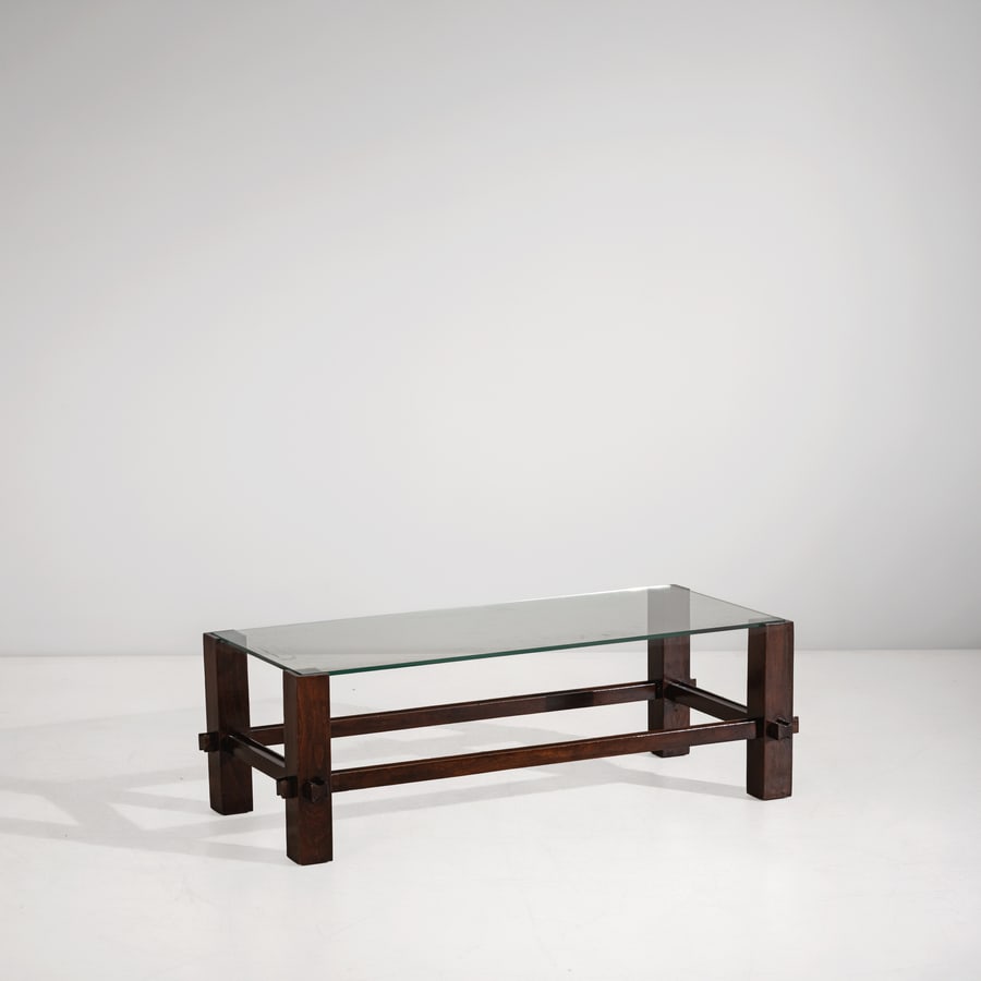 FONTANA ARTE: Tavolino mod. 2461. Legno di noce tinto, cristallo molato. Produzione Fontana Arte anni '60. cm 32x95x42 A LOW TABLE BY FONTANA ARTE catalogo Fontana Arte 1967, p. 380 Buone condizioni generali.