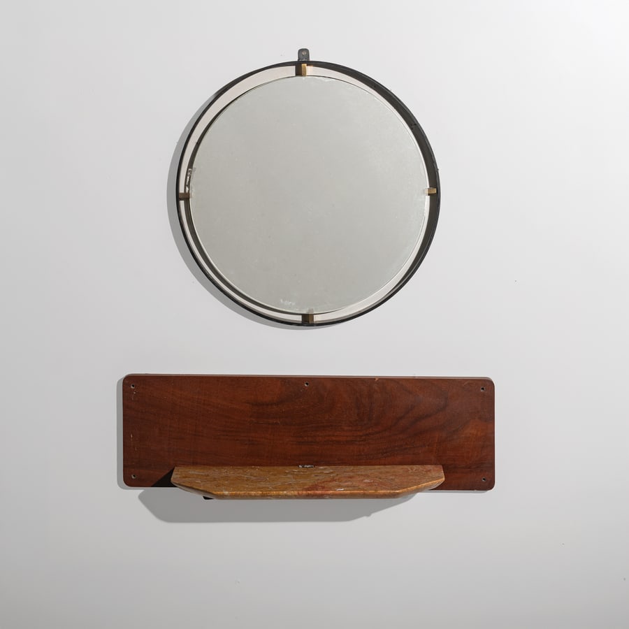 MANIFATTURA ITALIANA: Console con specchiera. Marmo, legno, metallo. Italia, anni '50. console cm 23x75x20; specchio cm 53x3 AN ITALIAN WALL MOUNTED CONSOLE WITH MIRROR Buone condizioni generali. Piccole righe, leggeri