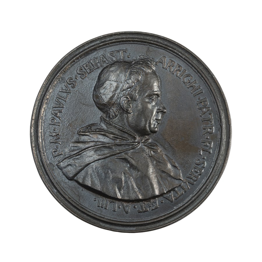 MEDAGLIE ITALIANE. PAOLO SEBASTIANO ARRIGHI (1691 - ? ): Opus Antonio Selvi. Fusione in piombo (?). 265 gr. 88 mm. D: Busto a destra con zucchetto e mantellina. Intorno P. M. PAVLVS. SEBAST. ARRIGHI. PATR. FL. SERVITA. AET. A. LIII. R: Un alambicco sopra un