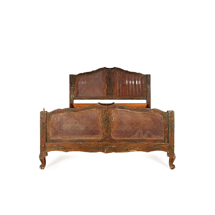 LETTO A BALDACCHINO IN LEGNO DIPINTO, XIX-XX SECOLO (1 of 4)