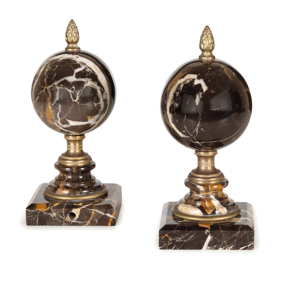 COPPIA DI ELEMENTI DECORATIVI IN MARMO E BRONZO (1 of 1)