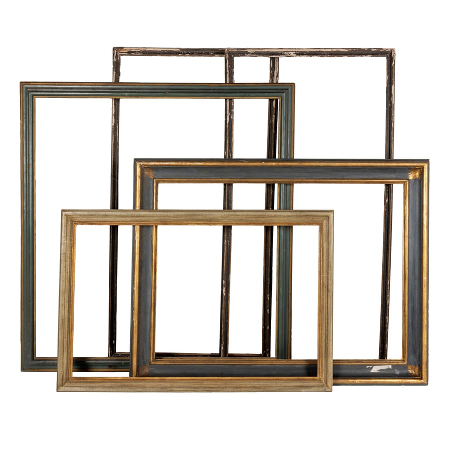 LOTTO DI CINQUE CORNICI DIVERSE IN LEGNO LACCATO, (1 of 3)