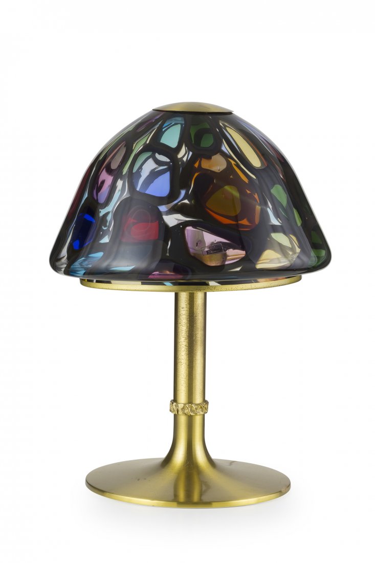 A TABLE LAMP BY A. BROTTO: A TABLE LAMP BY A. BROTTO - Lampada da tavolo, Esperia anni '70. Ottone, vetro - Etichetta della manifattura - cm 60x40