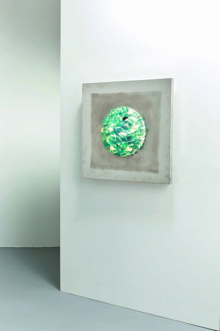 ANGELO BROTTO: Pannello luminoso Oceano blu, Esperia 1974. Metallo cromato, legno, cristallo scalpellato Firma incisa, etichetta della manifattura cm 82x 80 P. Palma, C. vannicola, "Italian light 1960 - 1980", Citt�