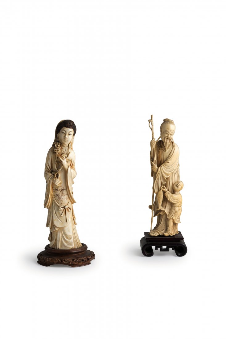 DUE FIGURE IN AVORIO, GIAPPONE, XX SECOLO (1 of 1)