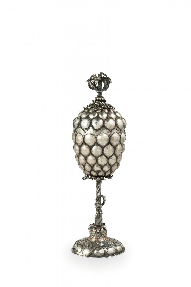 ANANAS CUP IN ARGENTO, MOSCA, 1749, ORAFO D. IVANOV: base circolare, fusto ad albero, corpo ad ananas- difetti Alt. cm 28, larg. cm 8- peso gr 328 A RUSSIAN SILVER ANANAS CUP, MOSCOW, 1749, MARK OF D. IVANOV- DEFECTS