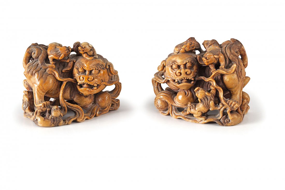 COPPIA DI SCULTURE IN PIETRA SAPONARIA DI CANI DI FO, (1 of 1)