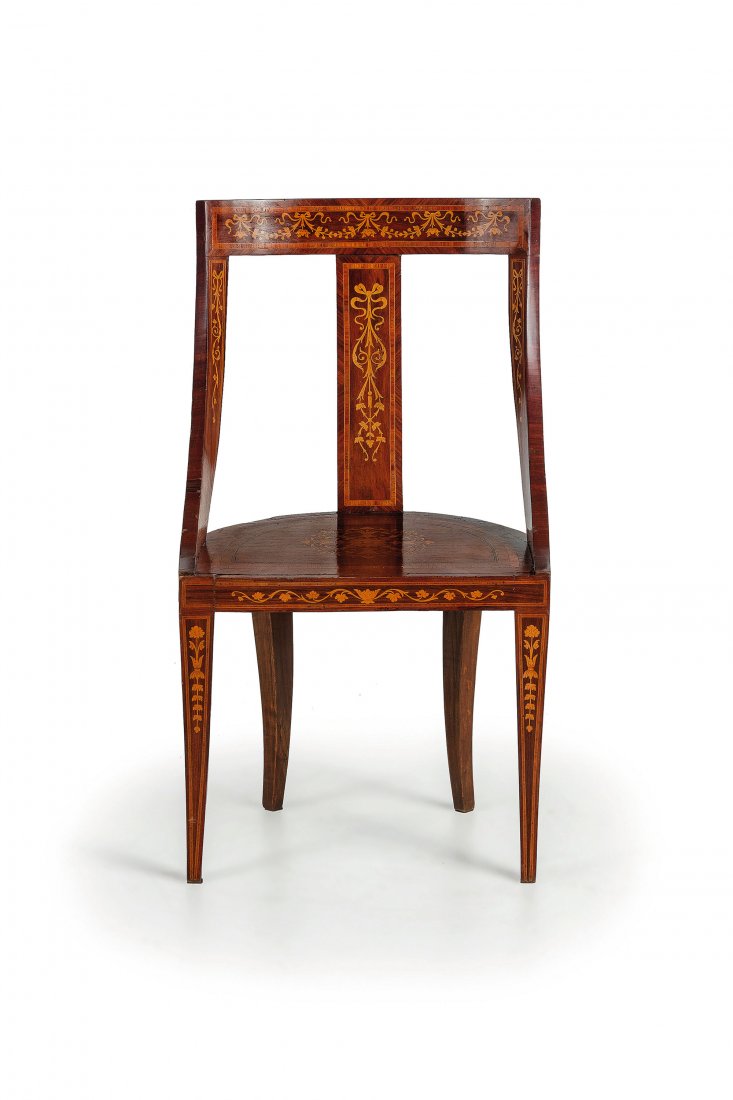 COPPIA DI SEDIE IMPIALLACCIATE IN LEGNI VARI, XX SECOLO (1 of 2)