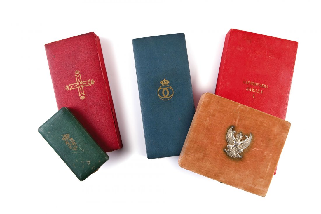 LOTTO DI CINQUE SCATOLE DI ORDINI VARI (1 of 1)