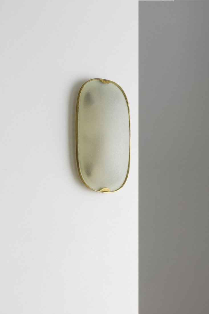 FONTANA ARTE: A WALL OR CEILING LAMP BY FONTANA ARTE - Lampada a plafone o da parete anni '60. Fusione di alluminio, ottone, vetro acidato - J. Lacoste, "Max Ingrand", Parigi 2009, p. 207 - cm 40x27