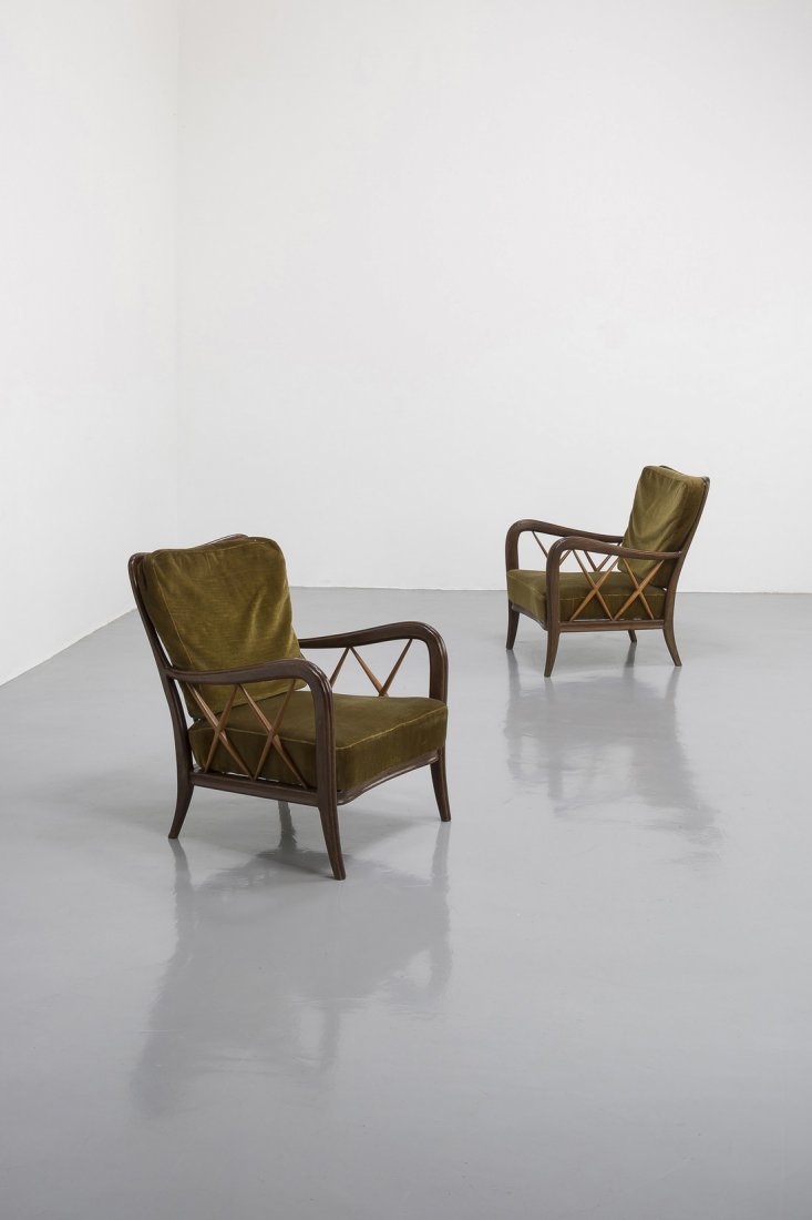 MANIFATTURA ITALIANA - 2: A PAIR OF ITALIAN ARMCHAIRS - Coppia di poltrone anni '50. Legno, velluto imbottito - cm 80x62x80