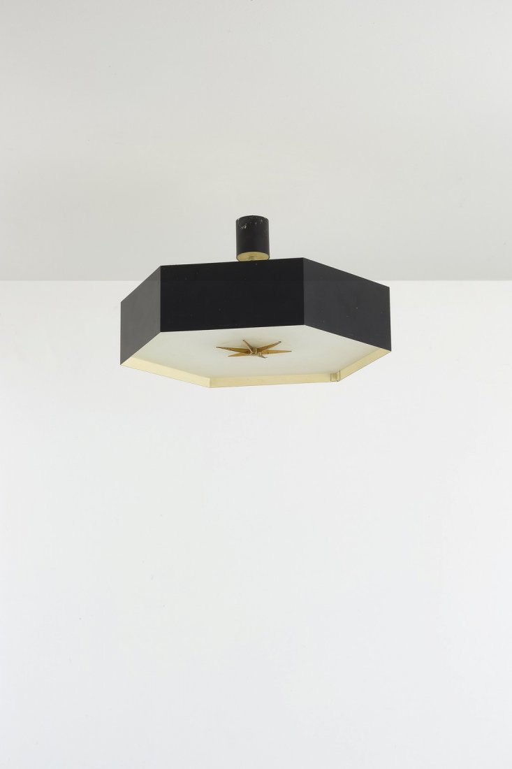 STILNOVO: A CEILING LAMP BY STILNOVO - Lampada a sospensione anni '50. Ottone, alluminio verniciato, vetro stampato - diametro cm 50