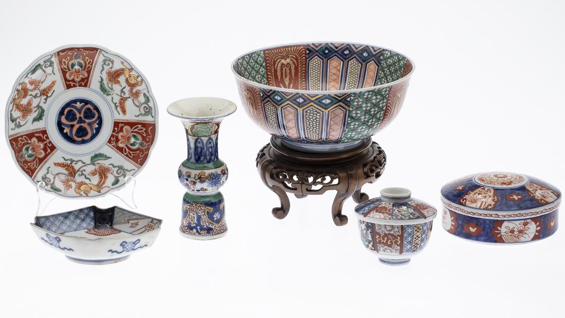 6 Japanese Imari Articles: Property from a Savannah, GA Estate comprising a large bowl (minor frits to bottom rim and minor wear to glaze in center of bowl); a round lidded box (chip to interior rim of lid and chip to top rim o