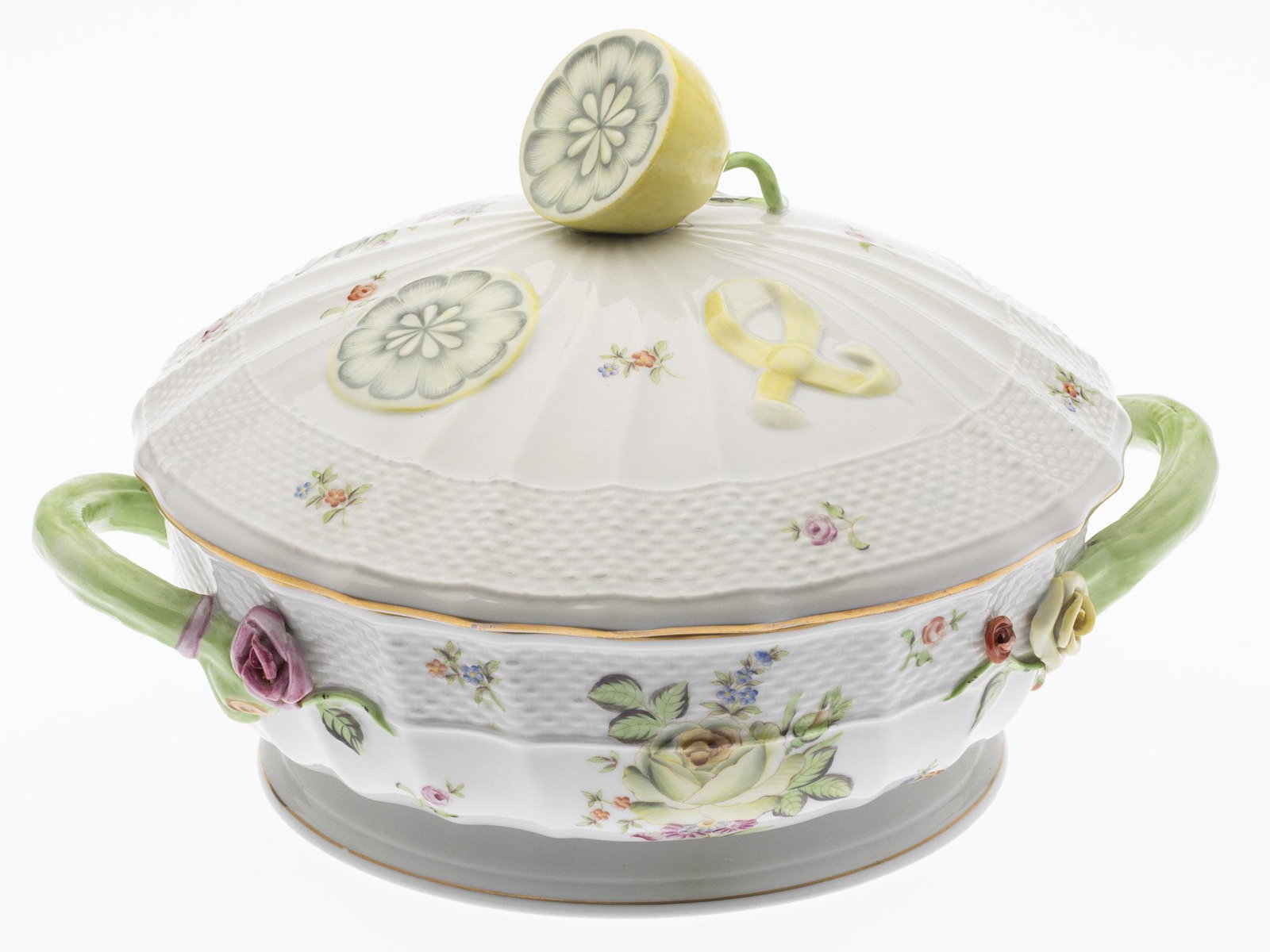 Herend Circular Lidded Tureen with Lemon Finial: Herend Circular Lidded Tureen with Lemon Finial, decorated with lemons and flowers. MEASURMENTS: Height: 7 1/2 in. x Width: 12 in. x Depth: 10 1/2 in.