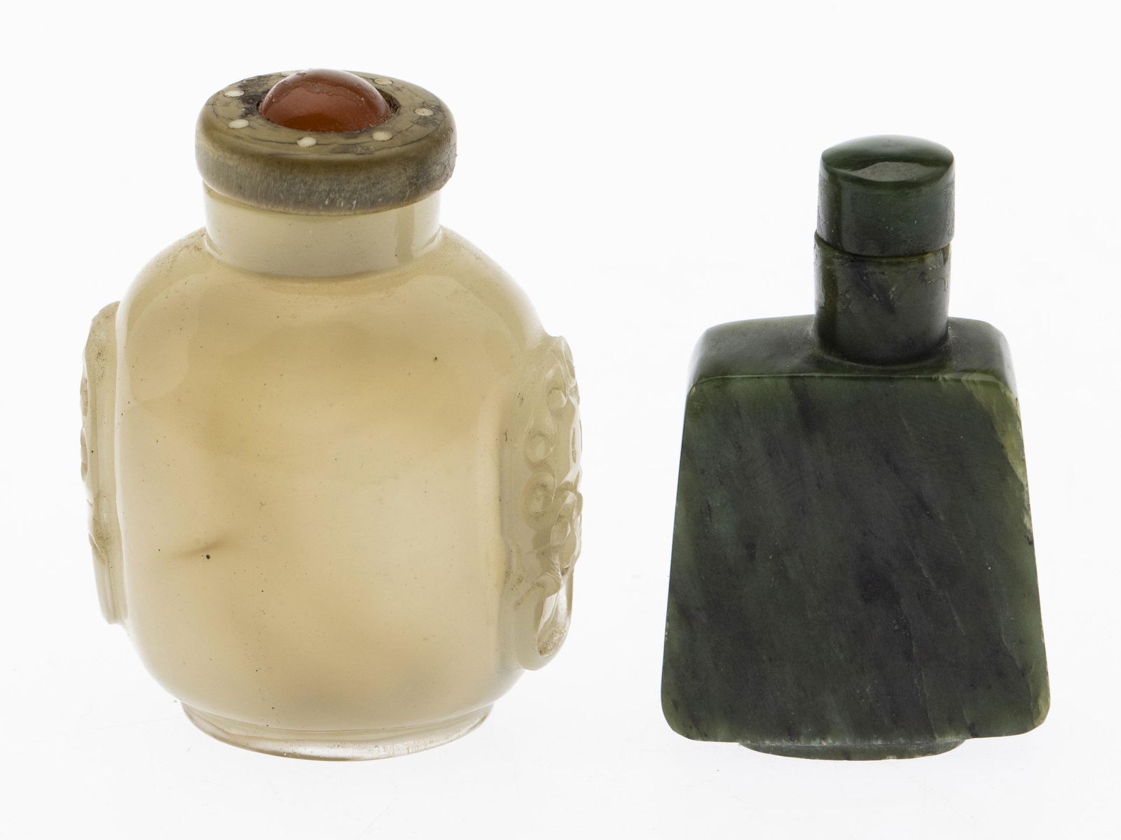 Two Chinese Jade Snuff Bottles (1 of 6)
