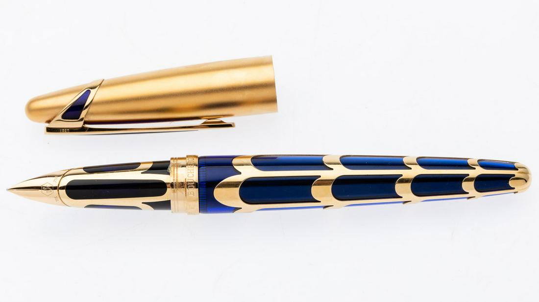 Waterman Boucheron Edson Ltd Ed 18K Fountain Pen: Property from an Estate, Westport and Boco Raton, FL Description: Waterman 1996 "Signe Boucheron" Edson Limited Edition Fountain Pen, of the Edson line style, made to commemorate 120 years of prod